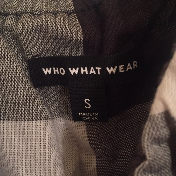 Who What Wear Picnic Plaid Ruffle Top - Picture 4 of 5